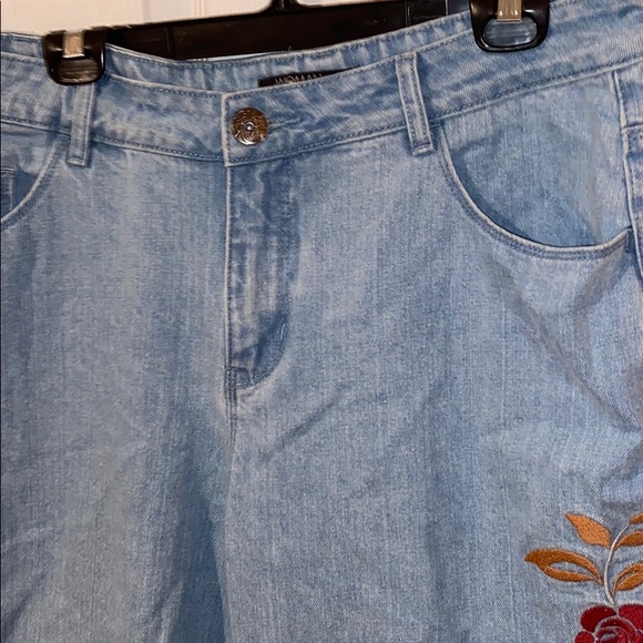 Embroidered Denim Mom Jeans - Picture 2 of 4